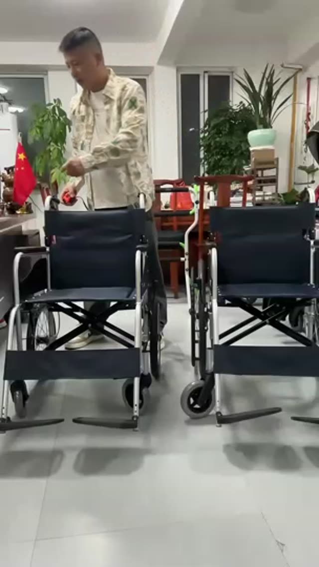 Heavy-Duty Electric Wheelchair
